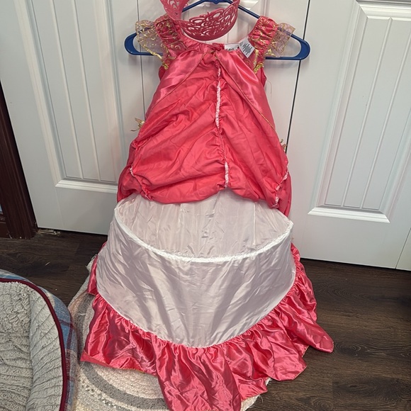 Gillian’s closet princess costume
Wicked crown - Picture 6 of 6